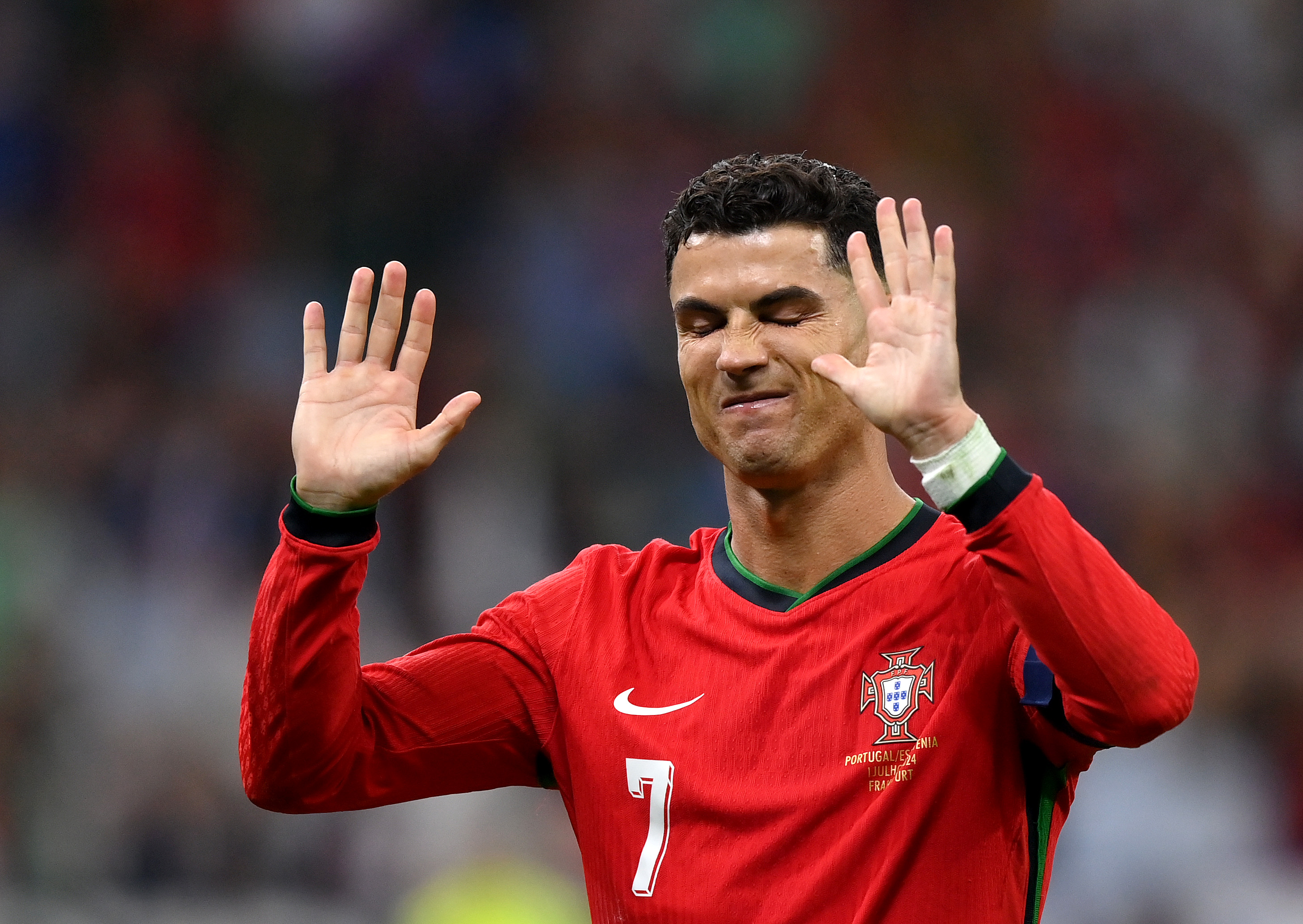 Cristiano Ronaldo: Fenerbahçe Çağrısıyla Şaşkınlık Cristiano Ronaldo: Fenerbahçe Çağrısıyla Şaşkınlık