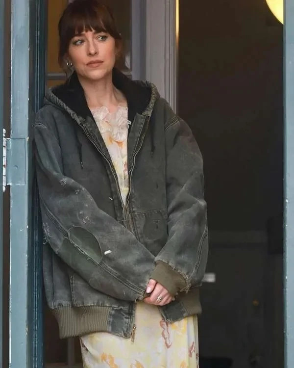 Dakota Johnson With Family At Dakota Johnson With Family At