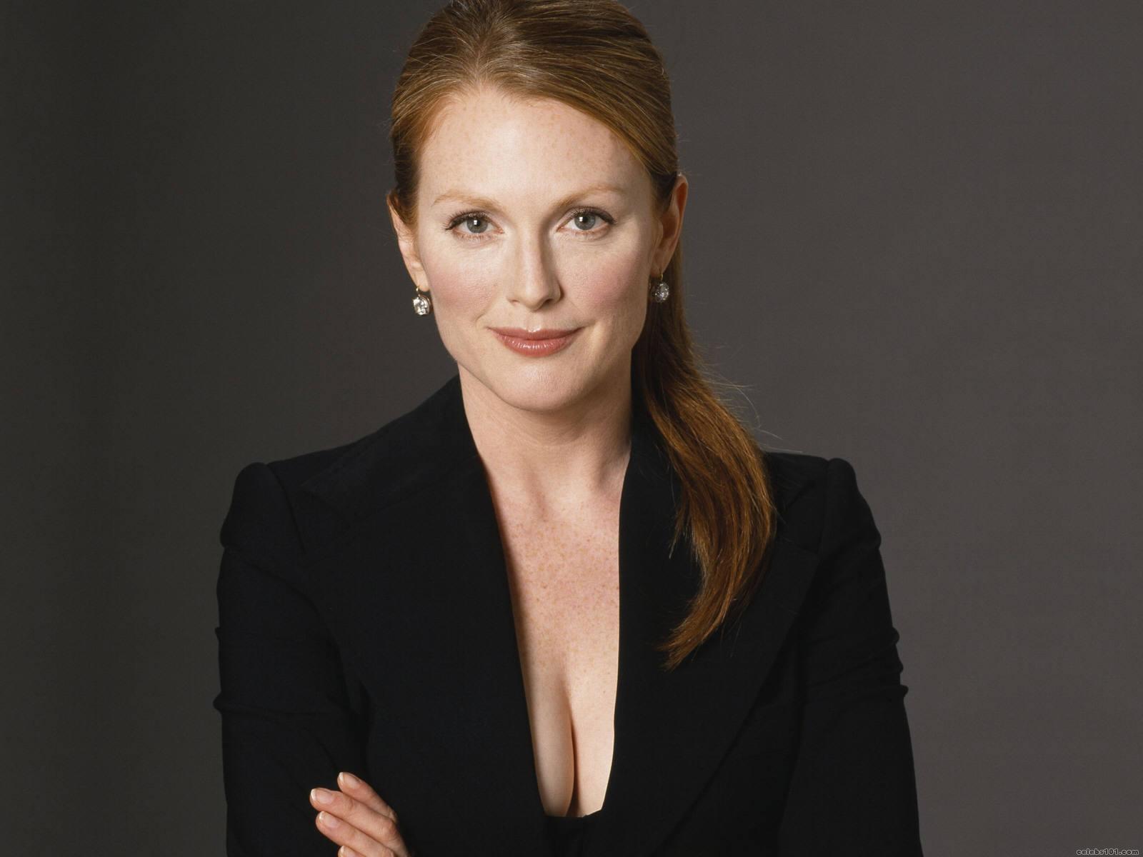 Dark Comedy Siren: Julianne Moore's New Series - Trailer Analysis