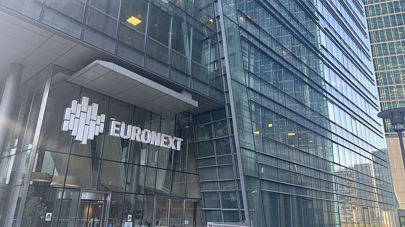 DAX Soars: Frankfurt Equities Open Higher, Record High Nears DAX Soars: Frankfurt Equities Open Higher, Record High Nears