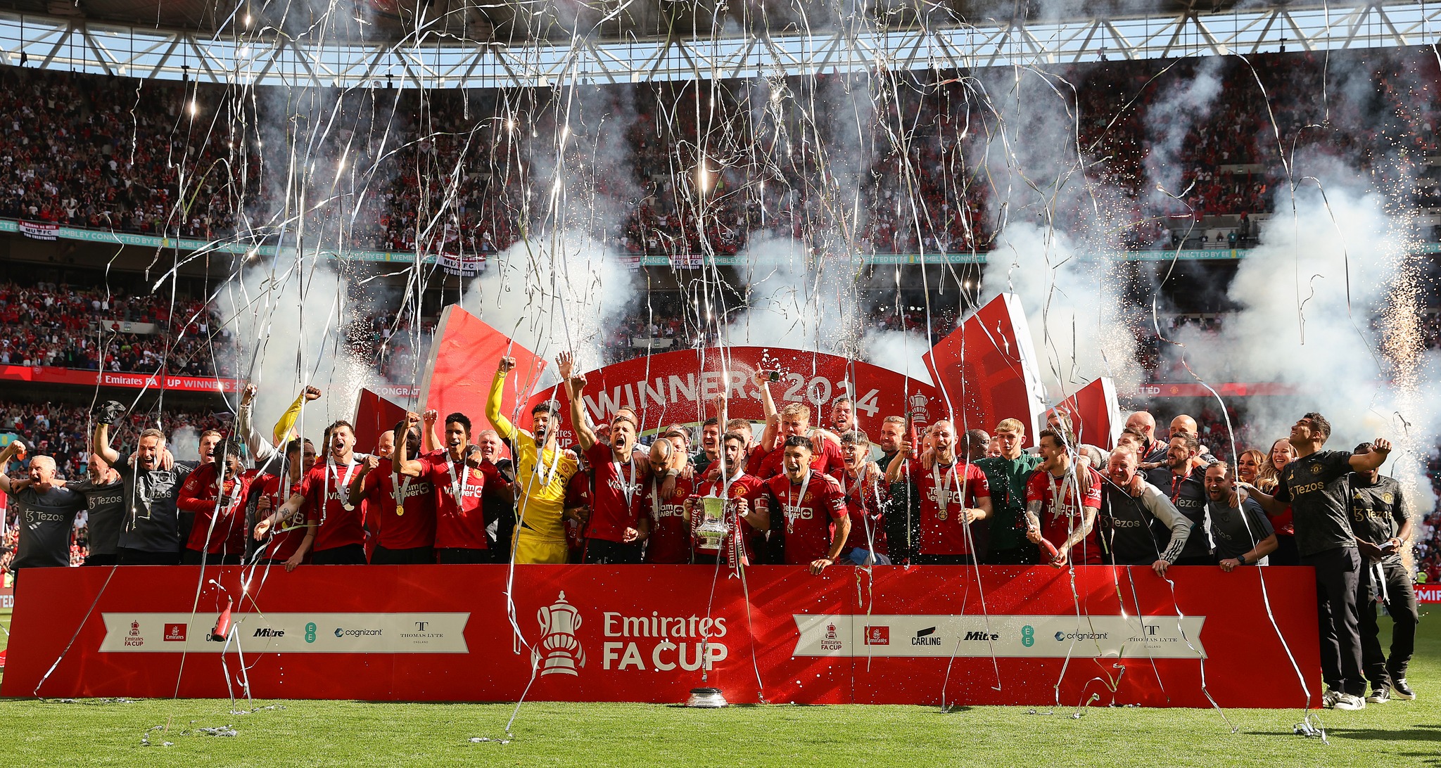 De Busser's Comeback: Bosses' Shoot-Out Seals Go Ahead Cup Final Win De Busser's Comeback: Bosses' Shoot-Out Seals Go Ahead Cup Final Win