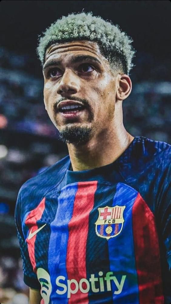 Dean Huijsen: A Realistic Replacement For Ronald Araujo At Barcelona? Dean Huijsen: A Realistic Replacement For Ronald Araujo At Barcelona?