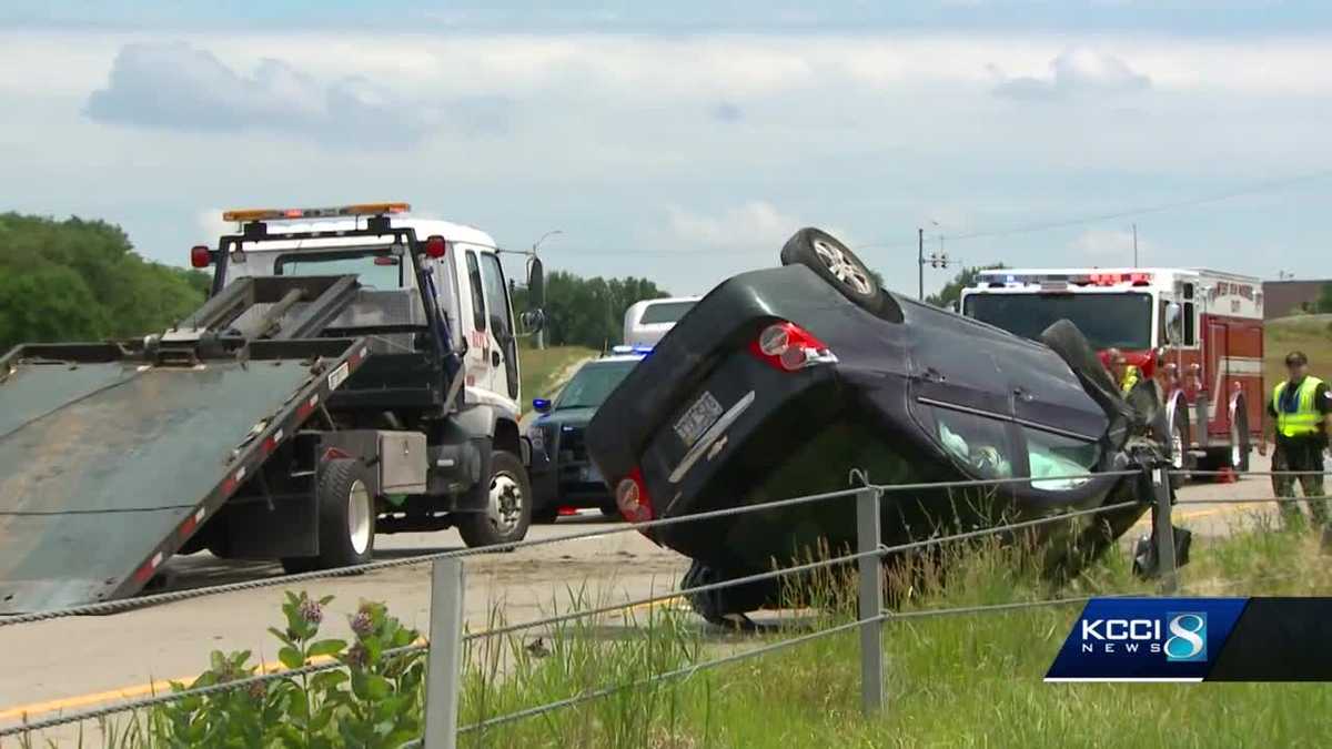 Des Moines Car Crash Investigation: Vehicle Overturned Des Moines Car Crash Investigation: Vehicle Overturned