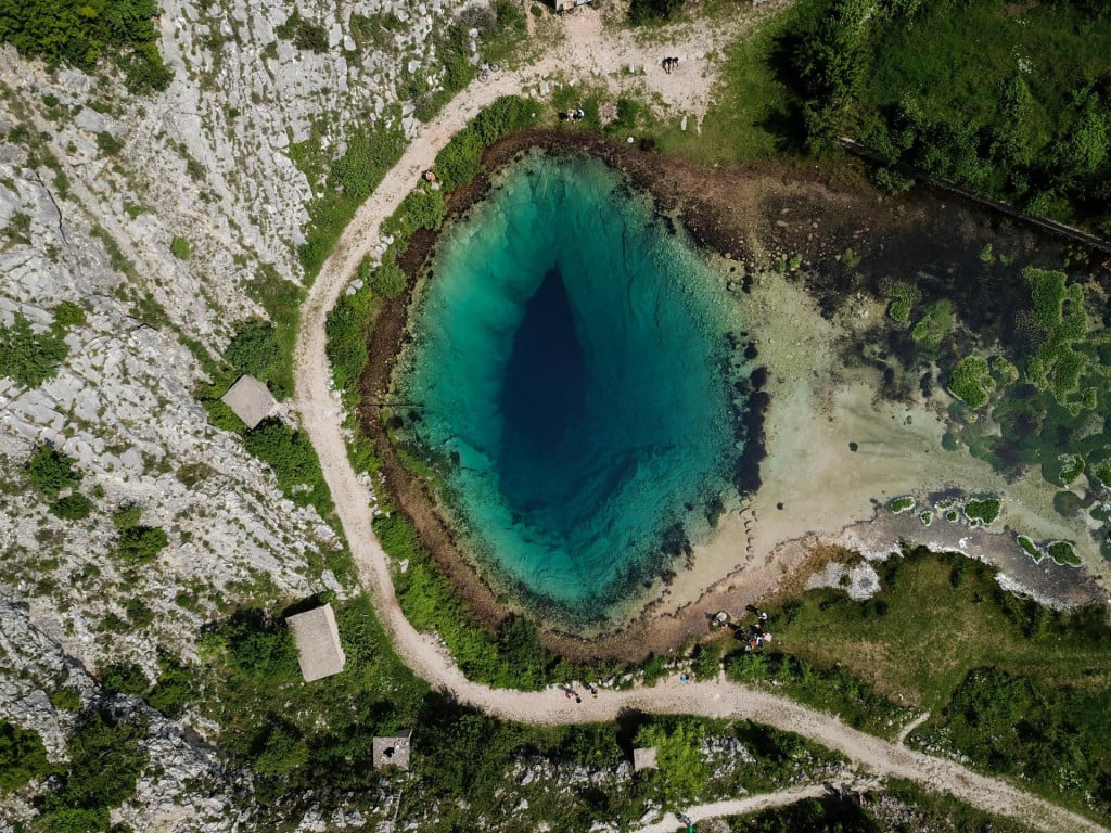DiCapriojeva Transformacija: Reakcije Obožavatelja Nakon Novih Fotografija (Slobodna Dalmacija) DiCapriojeva Transformacija: Reakcije Obožavatelja Nakon Novih Fotografija (Slobodna Dalmacija)