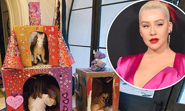 Did Christina Aguilera Go Too Far With Photoshopping? Fans React To Recent Pictures Did Christina Aguilera Go Too Far With Photoshopping? Fans React To Recent Pictures