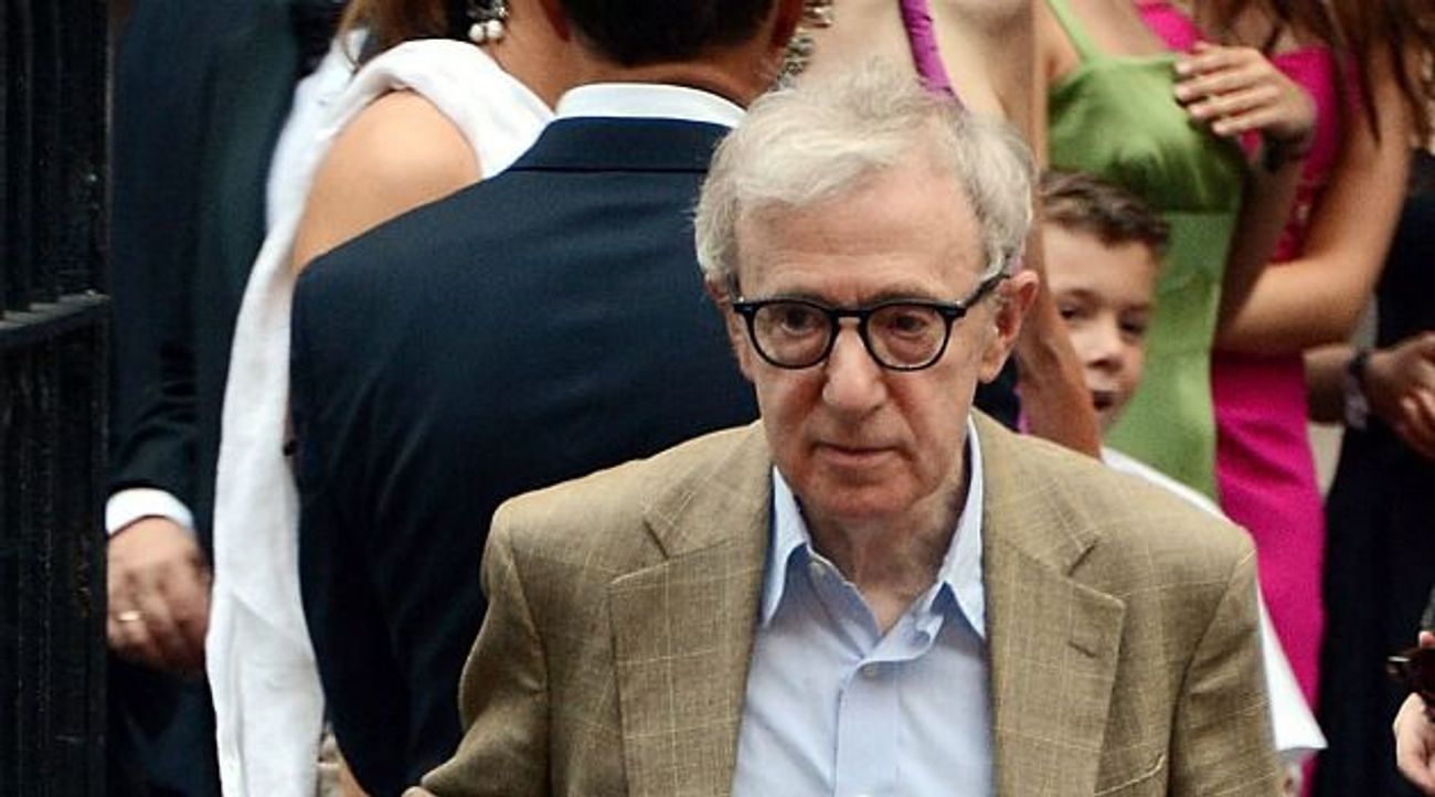 Did Woody Allen Abuse Dylan Farrow? Sean Penn Weighs In Did Woody Allen Abuse Dylan Farrow? Sean Penn Weighs In