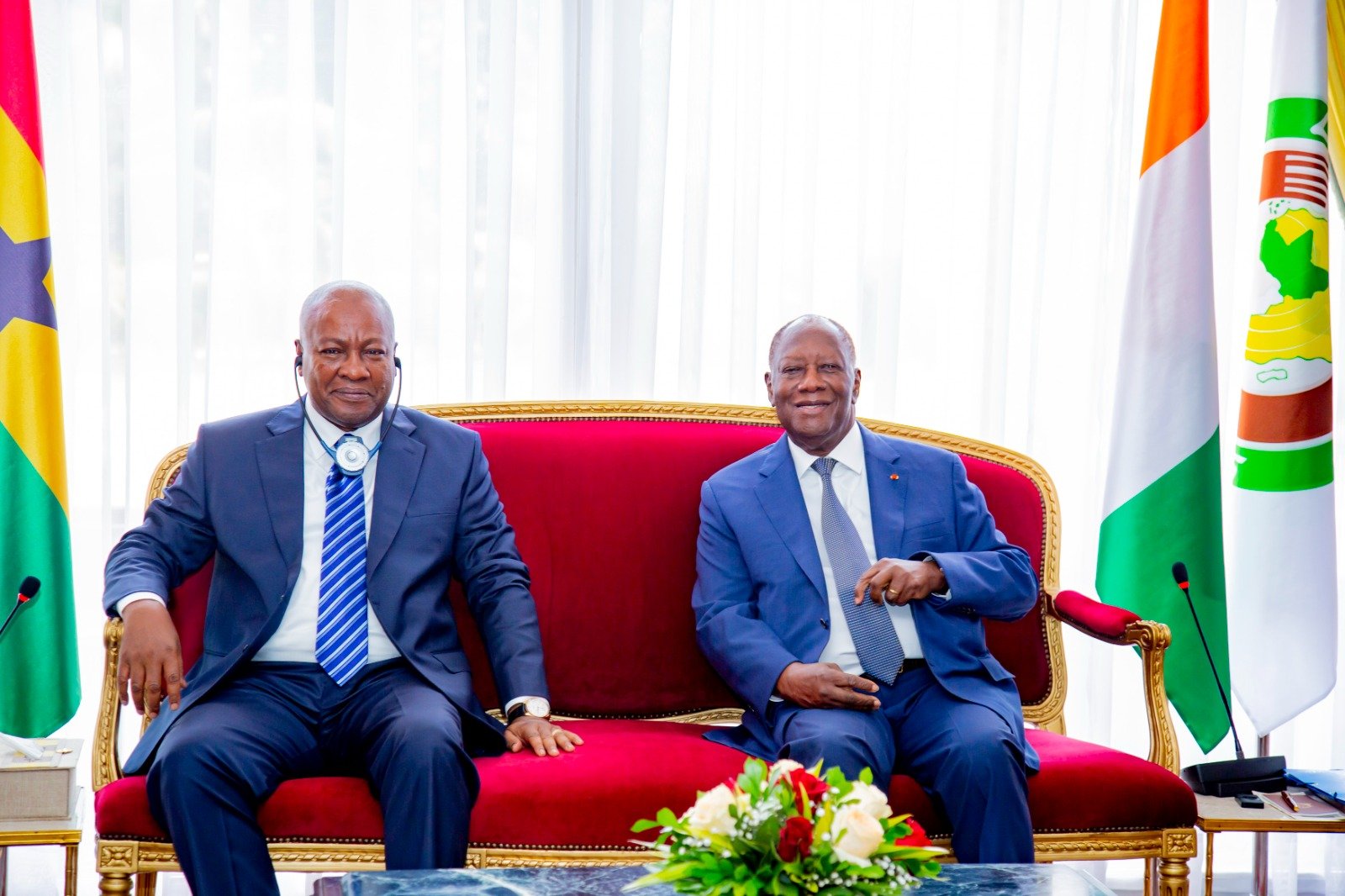 Diplomatie Bilatérale : Le Président Mahama À Abidjan Pour Une Visite D'amitié Et De Travail Diplomatie Bilatérale : Le Président Mahama À Abidjan Pour Une Visite D'amitié Et De Travail