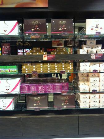 Discover Lindt's Exquisite New Chocolate Shop In Central London Discover Lindt's Exquisite New Chocolate Shop In Central London