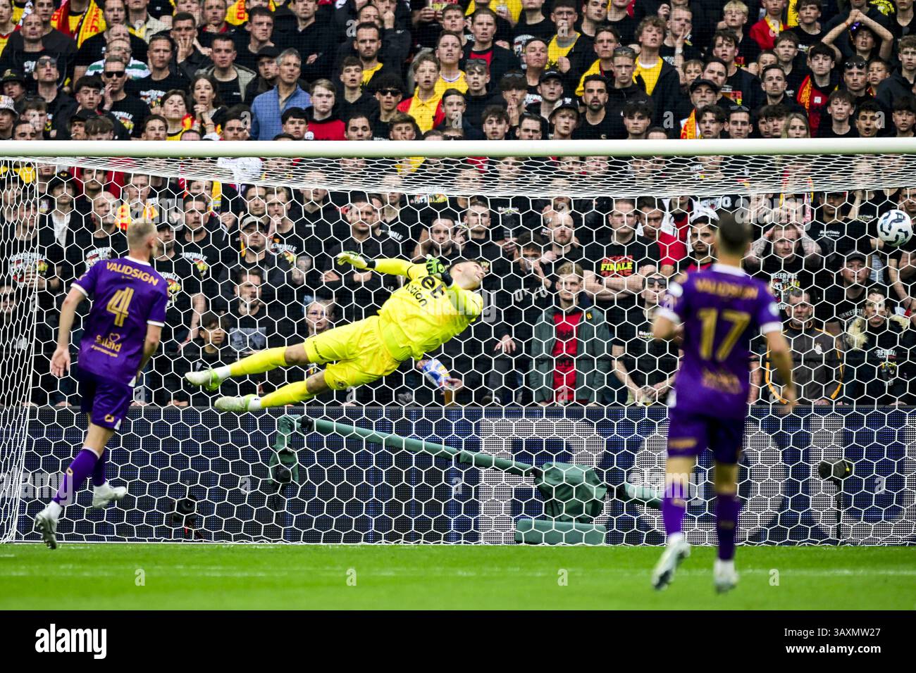 Dramatic Cup Final: De Busser Leads Go Ahead Eagles To Victory Via Shoot-Out Dramatic Cup Final: De Busser Leads Go Ahead Eagles To Victory Via Shoot-Out