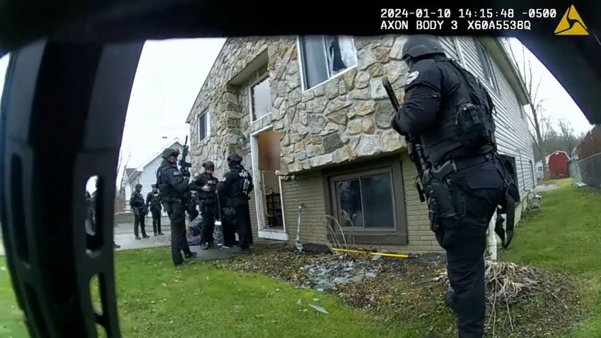 Dramatic Rescue: Police Save Toddler Choking On Tomato – Bodycam Footage