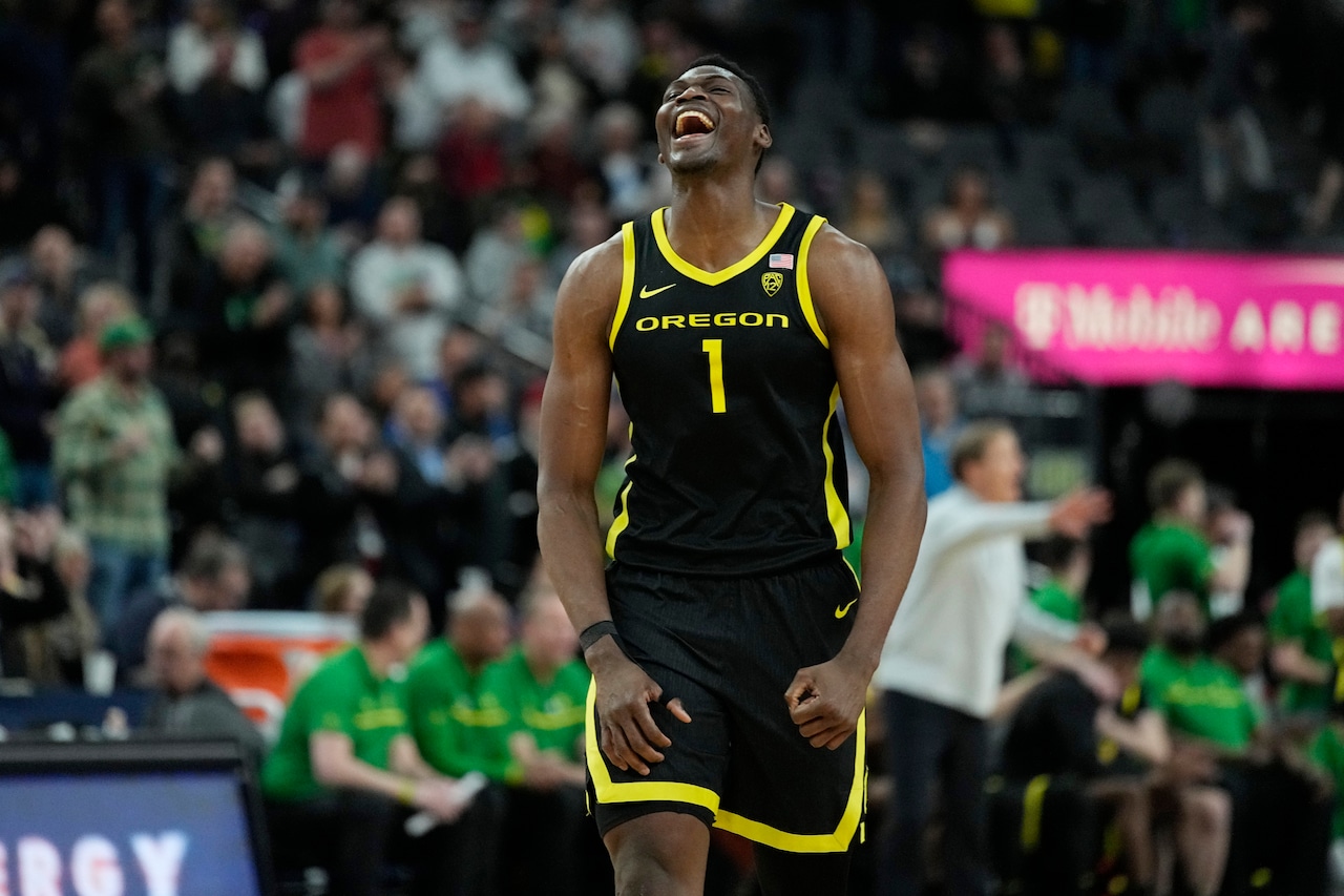 Duke Defeats Oregon Ducks In Hard-Fought NCAA Tournament Matchup Duke Defeats Oregon Ducks In Hard-Fought NCAA Tournament Matchup