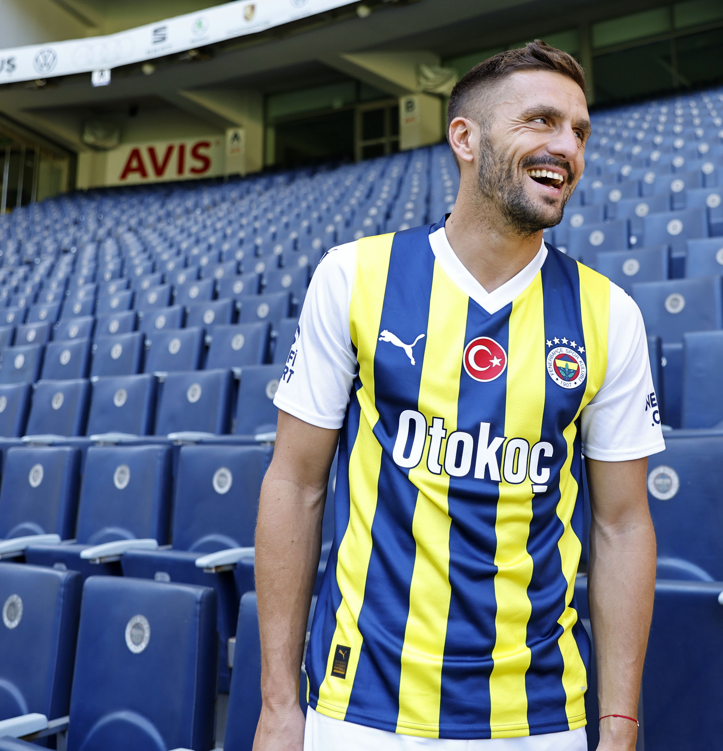 Dusan Tadic Fenerbahçe'de Tarih Yazdı: Unutulmaz Bir Başlangıç Dusan Tadic Fenerbahçe'de Tarih Yazdı: Unutulmaz Bir Başlangıç