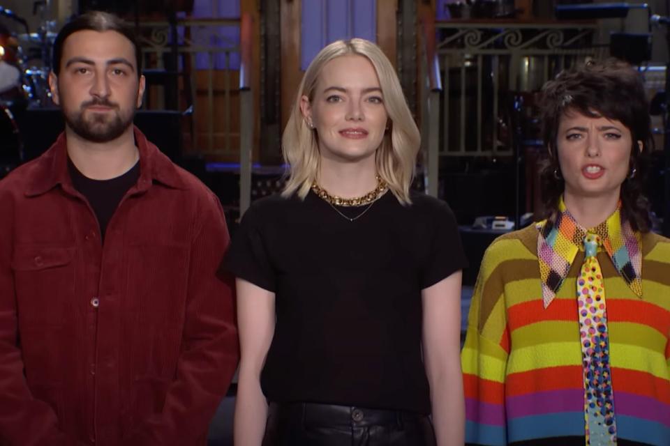 Emma Stone's Outfit Steals The Show At SNL's 50th Anniversary Event Emma Stone's Outfit Steals The Show At SNL's 50th Anniversary Event