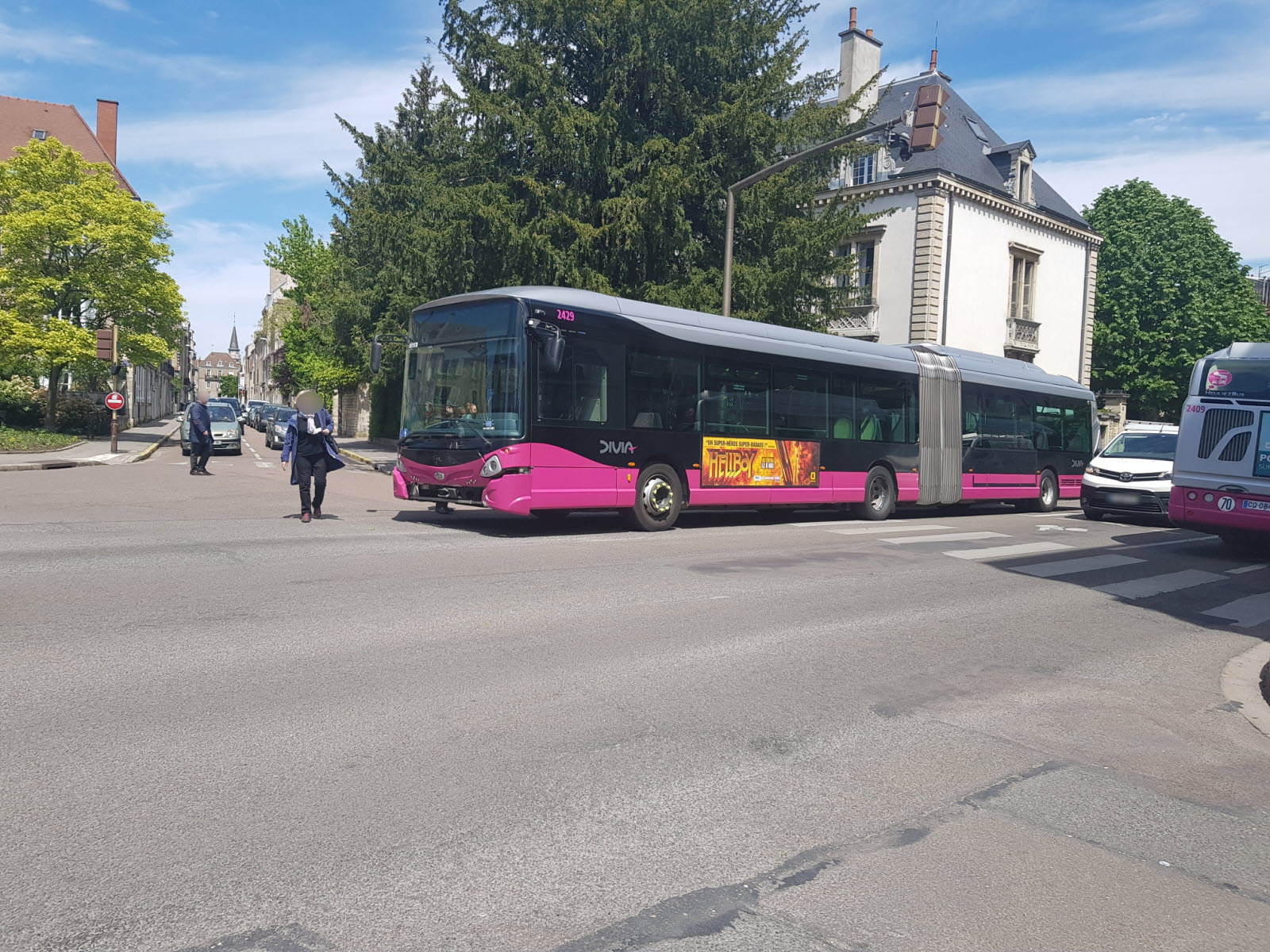 Enquête À Dijon : Collision Rue Michel-Servet, Le Conducteur Reconnaît Les Faits Enquête À Dijon : Collision Rue Michel-Servet, Le Conducteur Reconnaît Les Faits