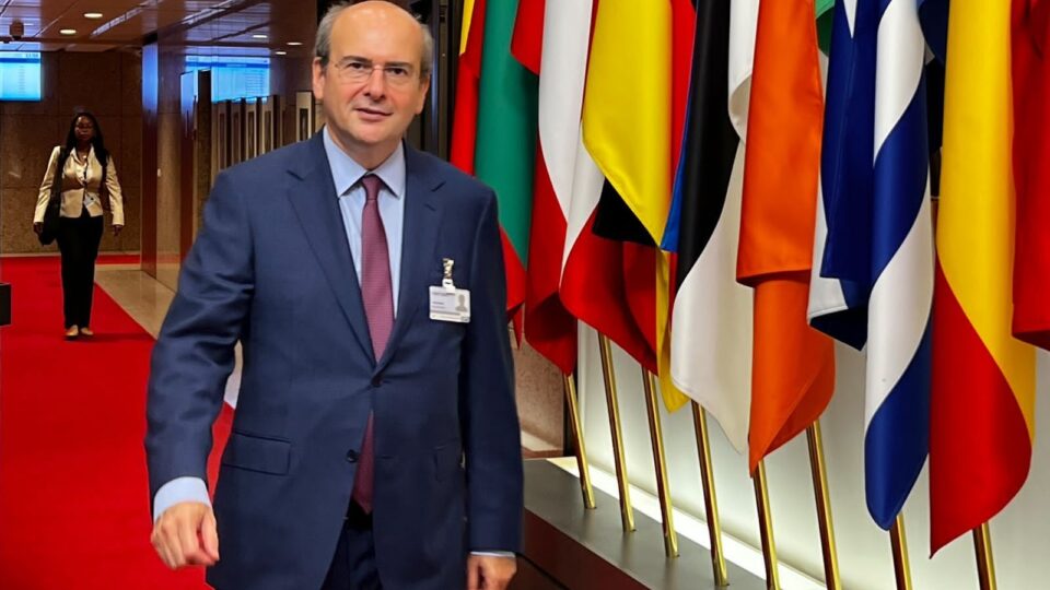 Επενδύσεις Στους Σιδηροδρόμους: Απαραίτητες Μεταρρυθμίσεις Για Βελτίωση Επενδύσεις Στους Σιδηροδρόμους: Απαραίτητες Μεταρρυθμίσεις Για Βελτίωση