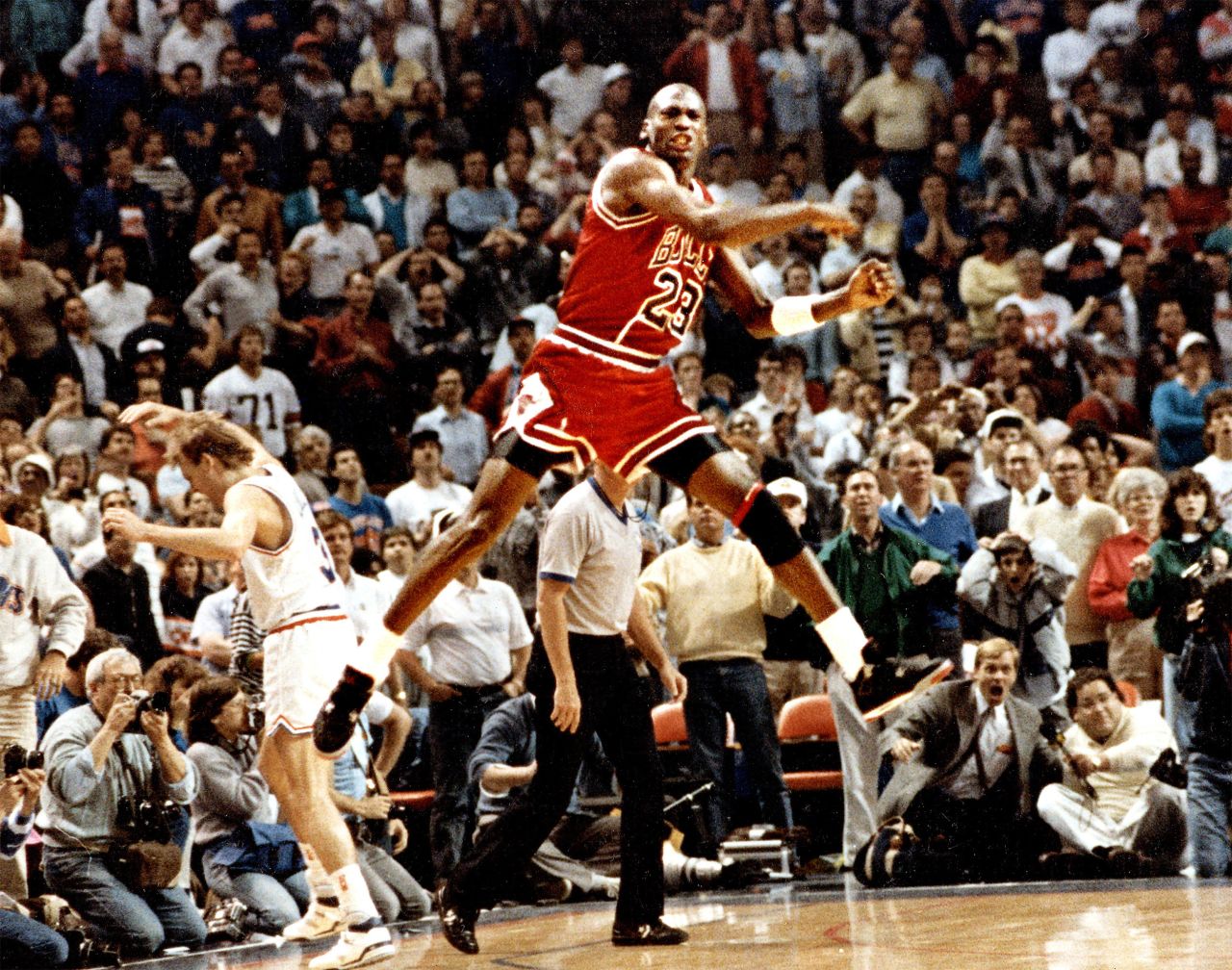 Essential Michael Jordan Fast Facts: A Concise Biography Essential Michael Jordan Fast Facts: A Concise Biography