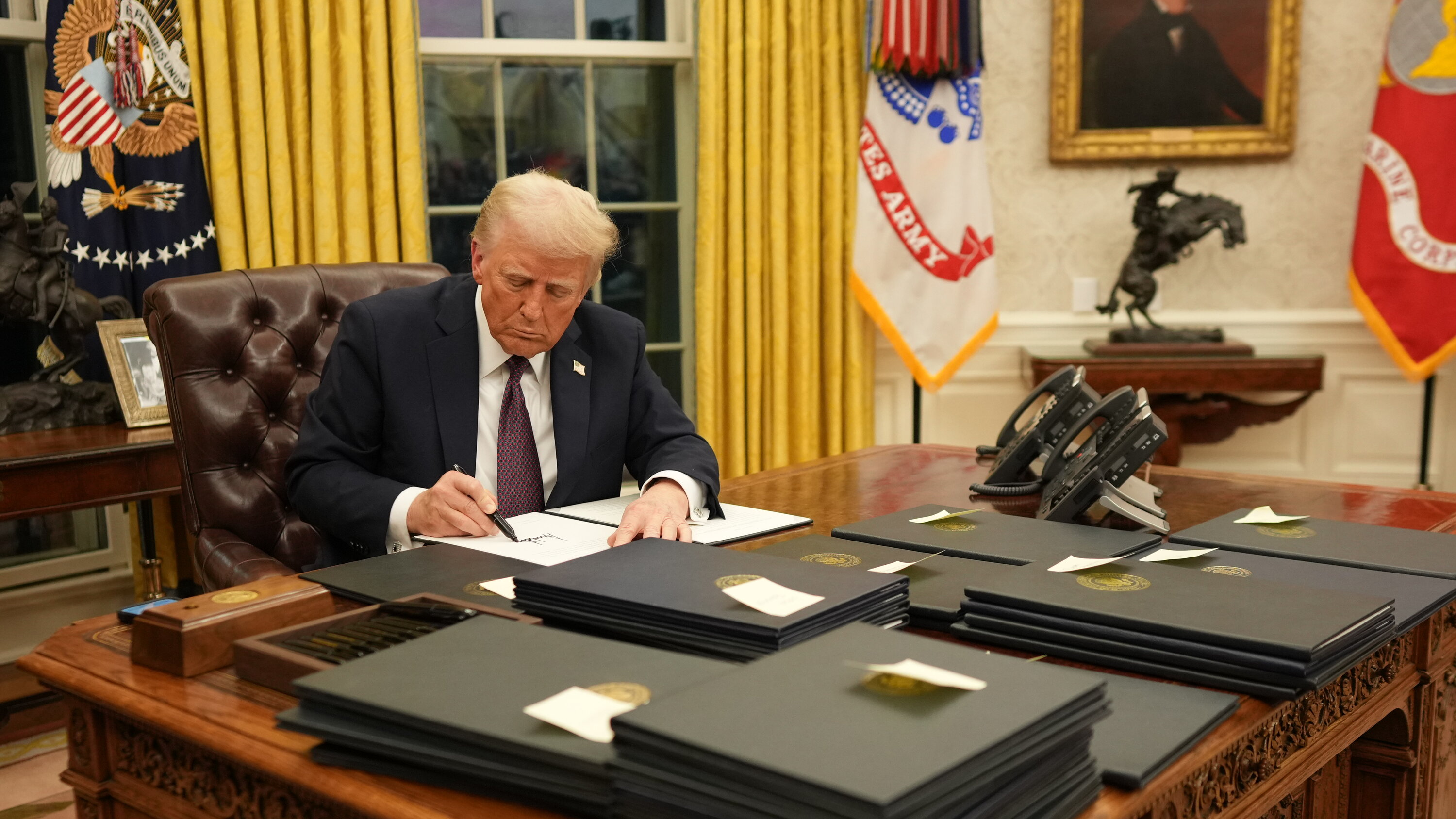 Euronext Amsterdam Market Reaction: 8% Stock Increase After Trump's Tariff Announcement Euronext Amsterdam Market Reaction: 8% Stock Increase After Trump's Tariff Announcement