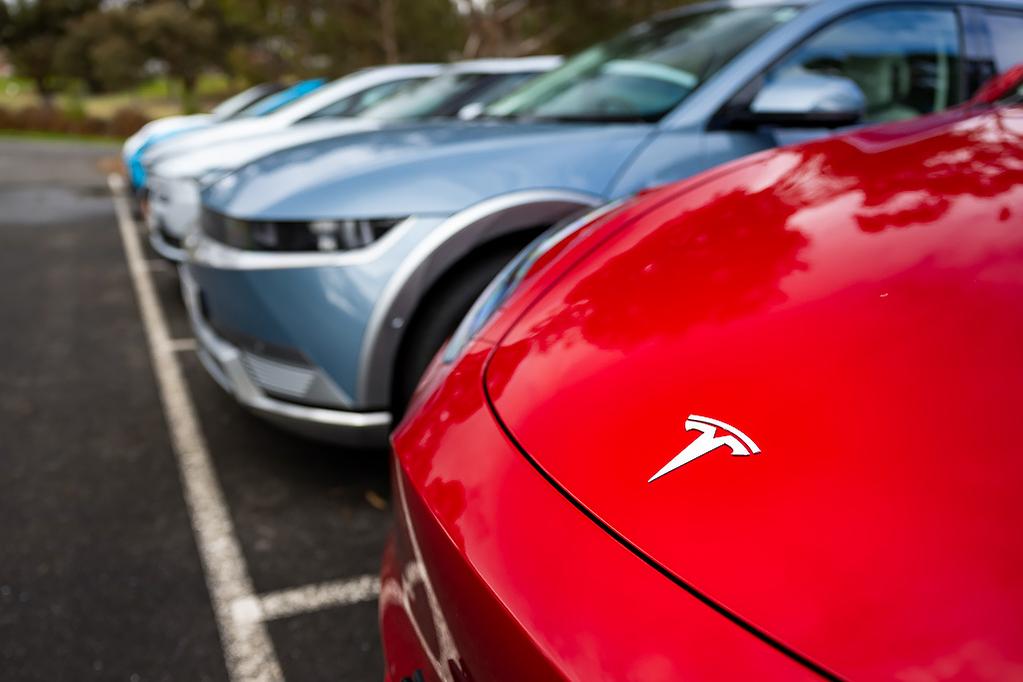European Car Market Slowdown: Economic Uncertainty Dampens Sales European Car Market Slowdown: Economic Uncertainty Dampens Sales