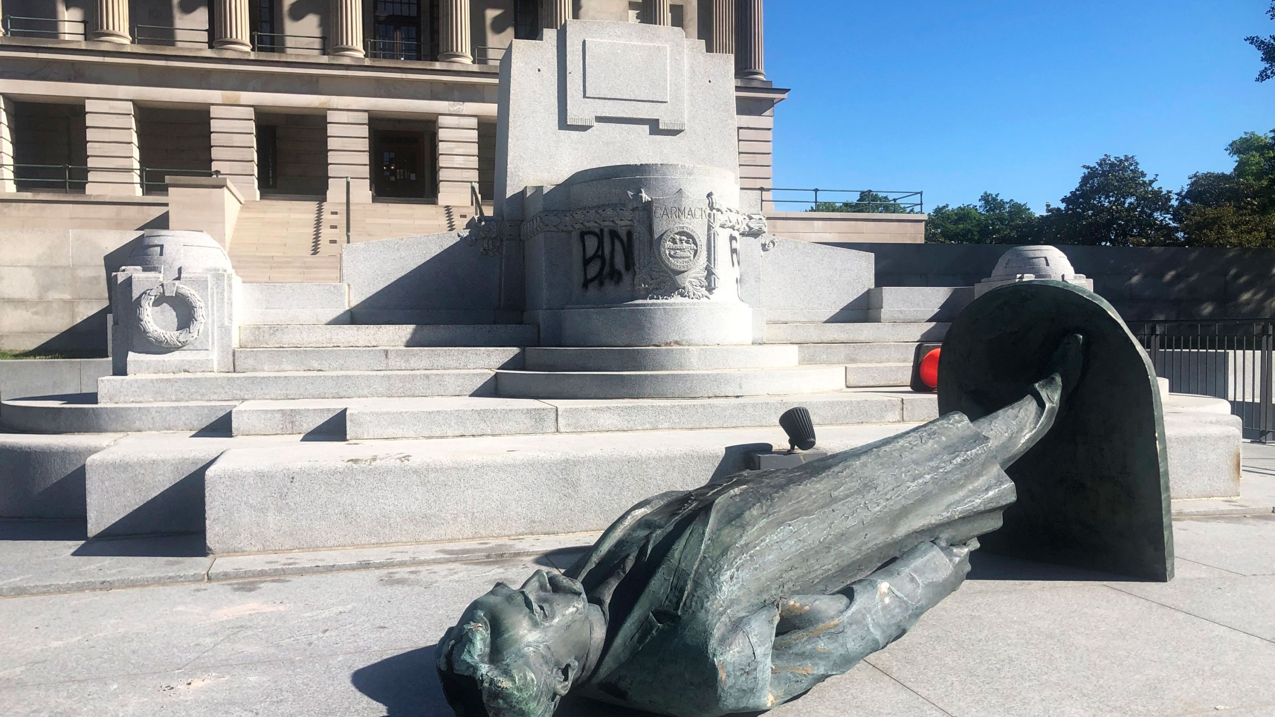 Exclusive: FBI Agents Reassigned Following Controversial George Floyd Protest Photo Exclusive: FBI Agents Reassigned Following Controversial George Floyd Protest Photo