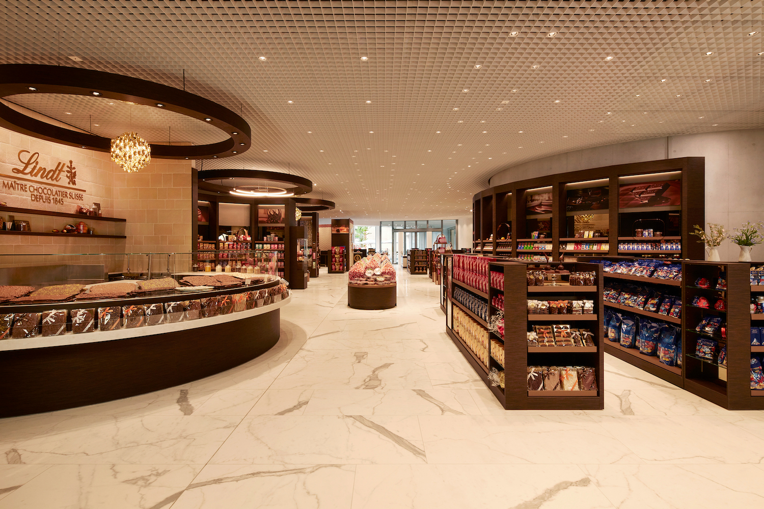 Experience Chocolate Heaven: Lindt Opens In Central London Experience Chocolate Heaven: Lindt Opens In Central London