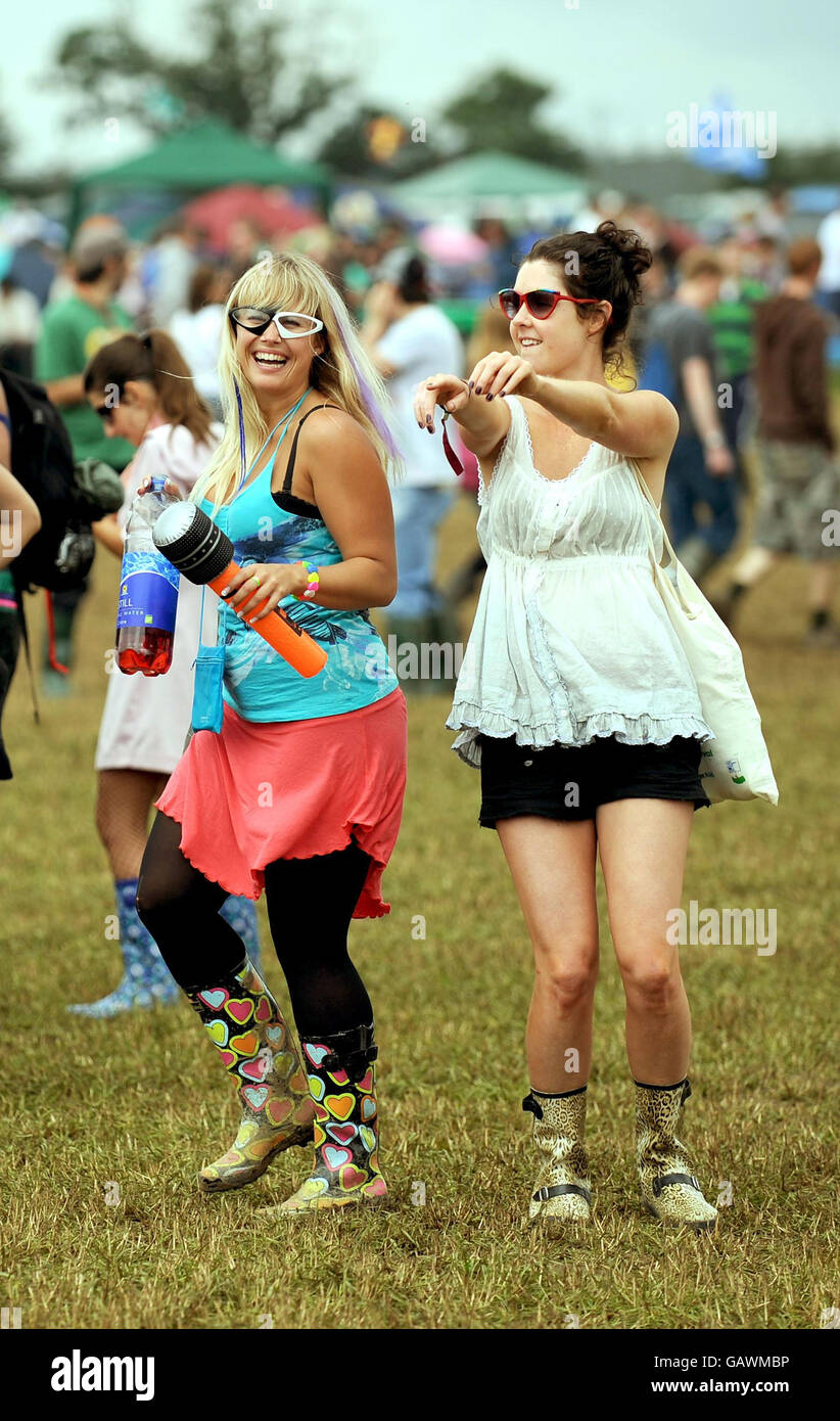 Experienced Glastonbury Goers: The One Item That Saves You Cash