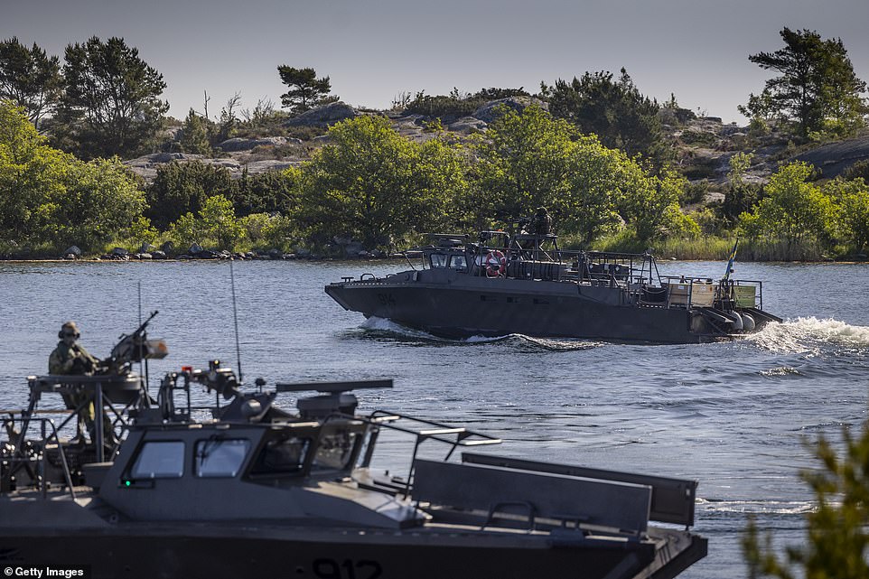 Exploring The Synergies Between Swedish Tanks And Finnish Troops In A Unified Force Exploring The Synergies Between Swedish Tanks And Finnish Troops In A Unified Force
