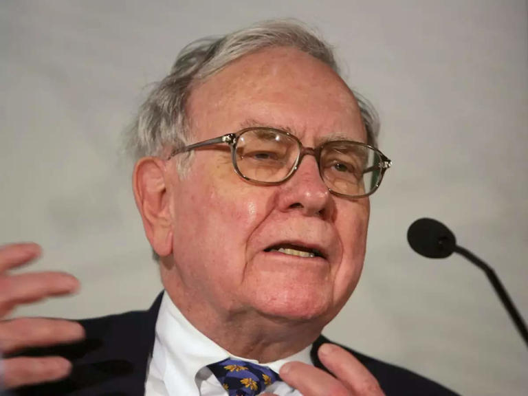 False Reports: Warren Buffett Distances Himself From Trump Tariff Support