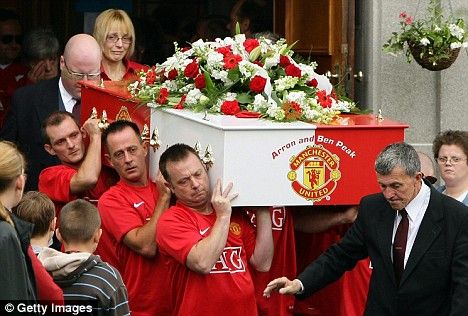 Family Mourns Loss Of Devoted Manchester United Fan, Poppy Family Mourns Loss Of Devoted Manchester United Fan, Poppy