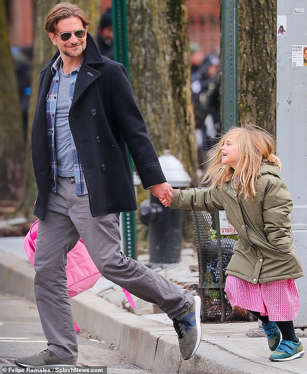 Father-Daughter Style: Bradley Cooper And Lea At Super Bowl 2025 Father-Daughter Style: Bradley Cooper And Lea At Super Bowl 2025