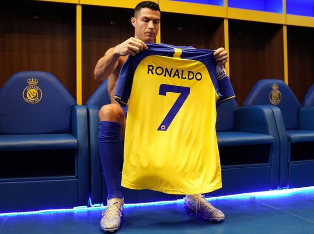 Fenerbahçe Hayranlarını Heyecanlandıran Ronaldo Görüntüleri Fenerbahçe Hayranlarını Heyecanlandıran Ronaldo Görüntüleri