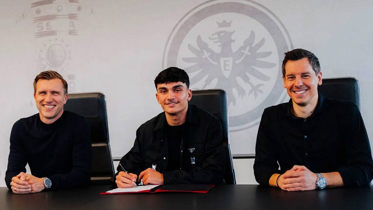 Fenerbahçe Yıldızı Ajax'a Transfer Oldu: Mourinho'nun Rolü Ne? Fenerbahçe Yıldızı Ajax'a Transfer Oldu: Mourinho'nun Rolü Ne?