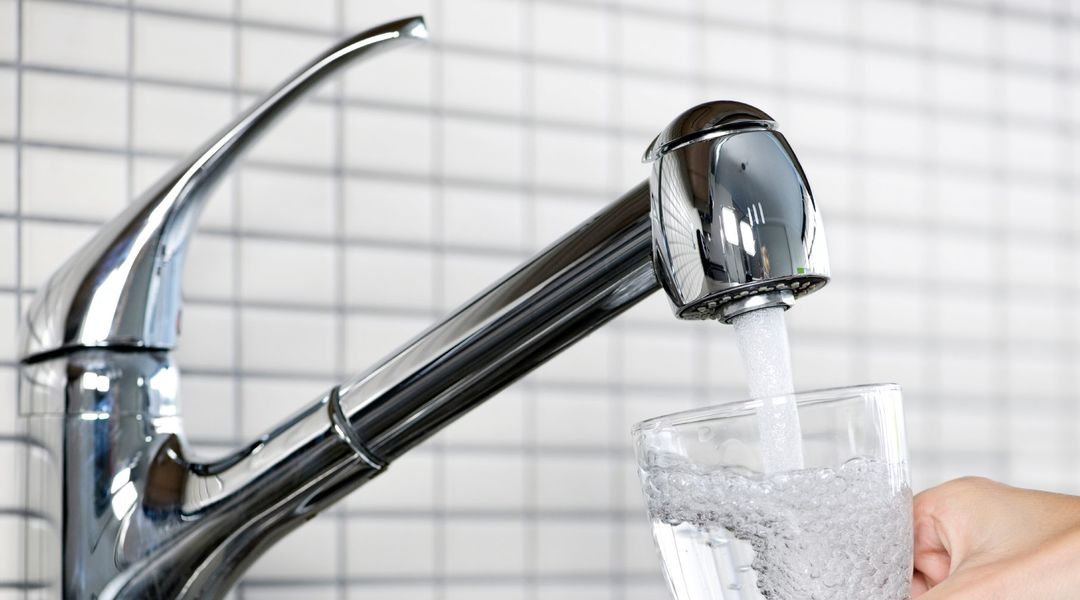 Filtrer L'eau Du Robinet : Une Solution Efficace Contre La Pollution ? Filtrer L'eau Du Robinet : Une Solution Efficace Contre La Pollution ?