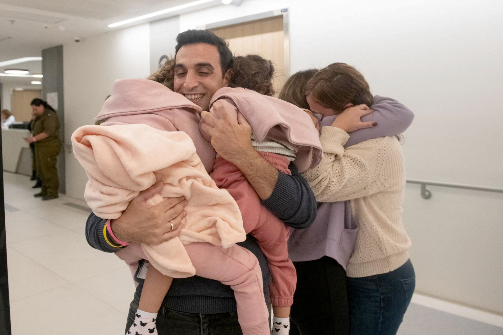 Former Israeli Female Soldiers Demand Gaza Prisoner Release Former Israeli Female Soldiers Demand Gaza Prisoner Release