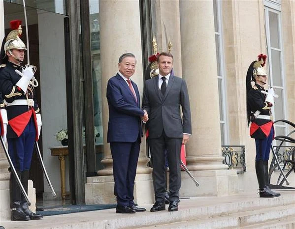France Et Le Vietnam : Un Partenariat Renforcé Pour Une Mobilité Plus Durable France Et Le Vietnam : Un Partenariat Renforcé Pour Une Mobilité Plus Durable