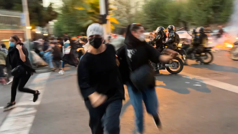 France : L'expulsion D'un Algérien Soulève Des Questions Sur La Liberté D'expression France : L'expulsion D'un Algérien Soulève Des Questions Sur La Liberté D'expression