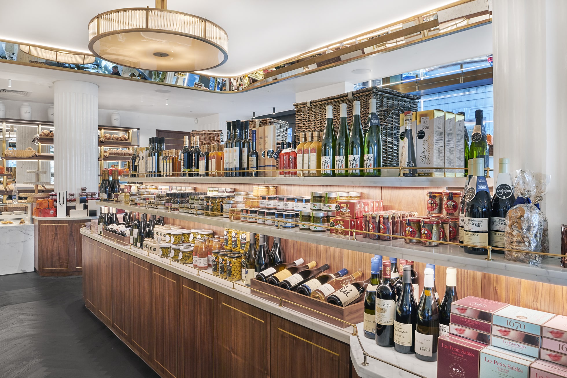 Francis Sultana's Influence On The Interior Design Of Robuchon In Monaco Francis Sultana's Influence On The Interior Design Of Robuchon In Monaco