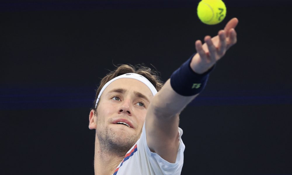 French Open 2025: Ruud's Knee Injury Costs Him Victory Against Borges French Open 2025: Ruud's Knee Injury Costs Him Victory Against Borges