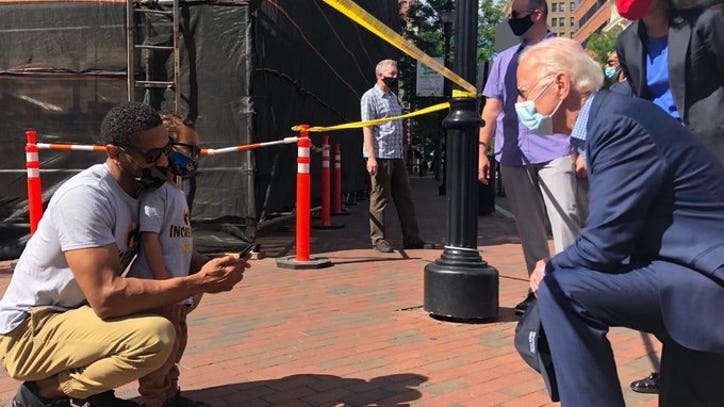 George Floyd Protest: FBI Acts On Kneeling Agents Photo George Floyd Protest: FBI Acts On Kneeling Agents Photo