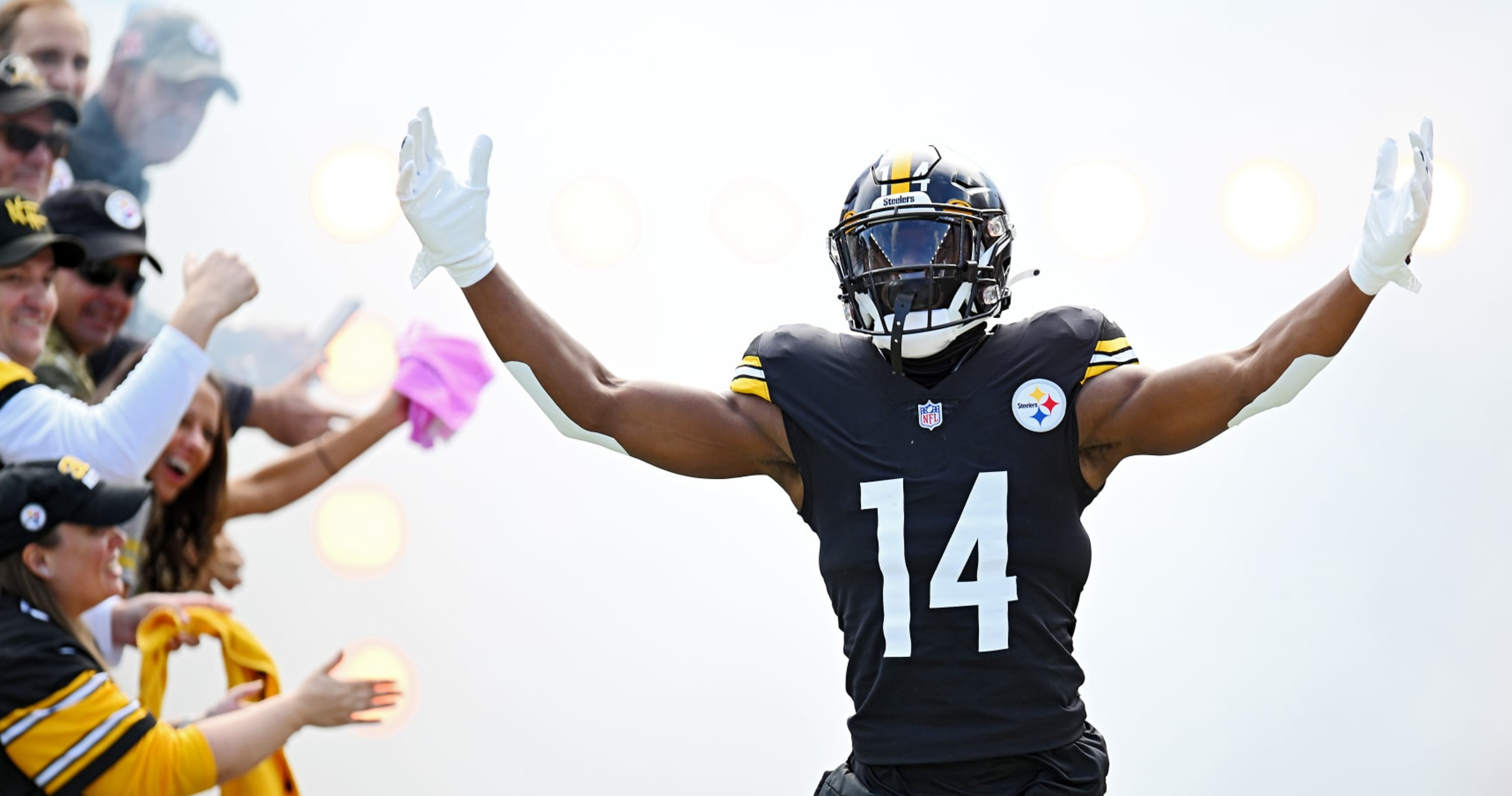 George Pickens: Trade Speculation Mounts After Ex-GM's Comments George Pickens: Trade Speculation Mounts After Ex-GM's Comments