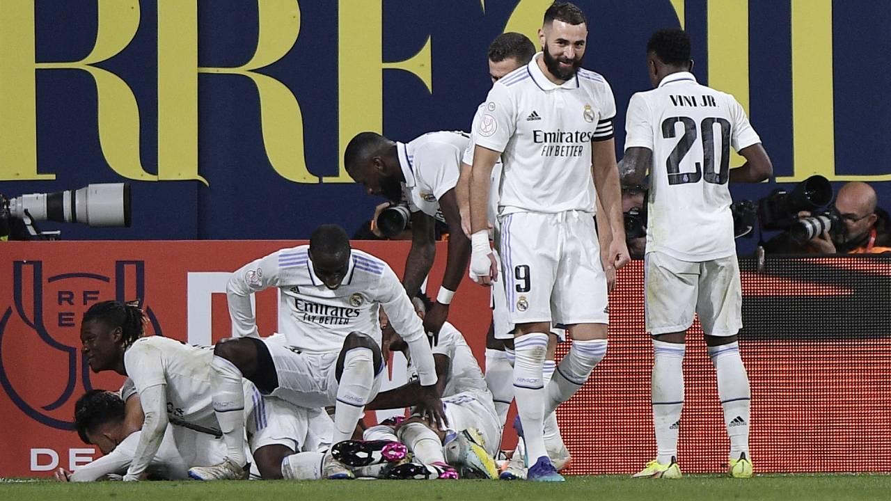 Geriden Gelen Atletico Madrid: Taktik Ve Stratejiler Geriden Gelen Atletico Madrid: Taktik Ve Stratejiler