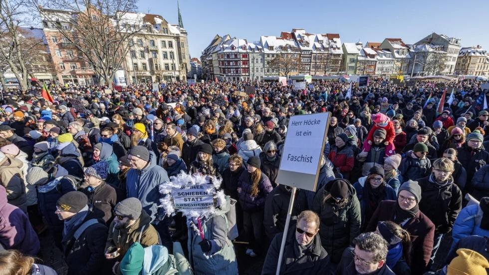 Germany's SPD Navigates Youth Protests In Coalition Talks Germany's SPD Navigates Youth Protests In Coalition Talks