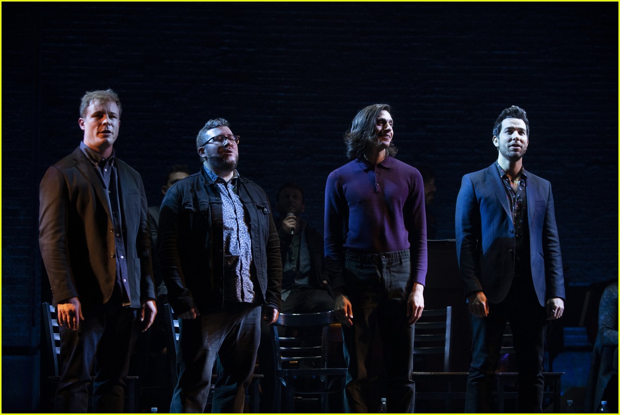 Gideon Glick And Jonathan Groff's Hilarious Étoile Reunion: A Spring Awakening Throwback Gideon Glick And Jonathan Groff's Hilarious Étoile Reunion: A Spring Awakening Throwback