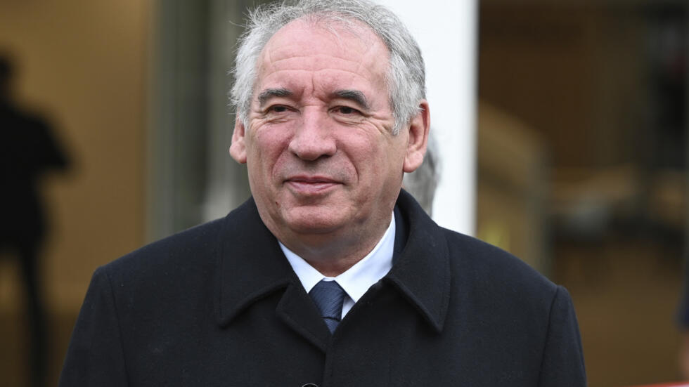 Governo Bayrou: La Corsa A Destra Per Contrastare Le Pen Governo Bayrou: La Corsa A Destra Per Contrastare Le Pen