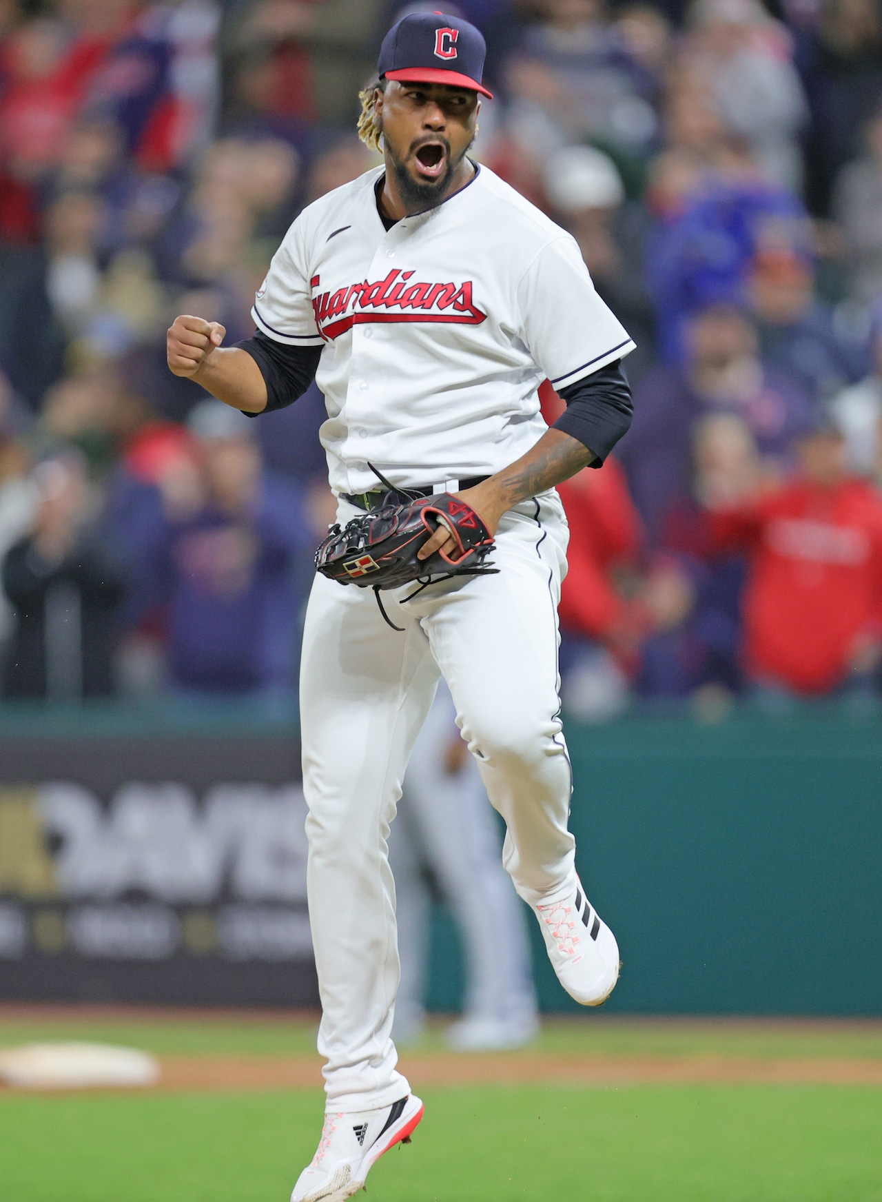 Guardians' Extra Inning Rally Secures Victory Over Royals
