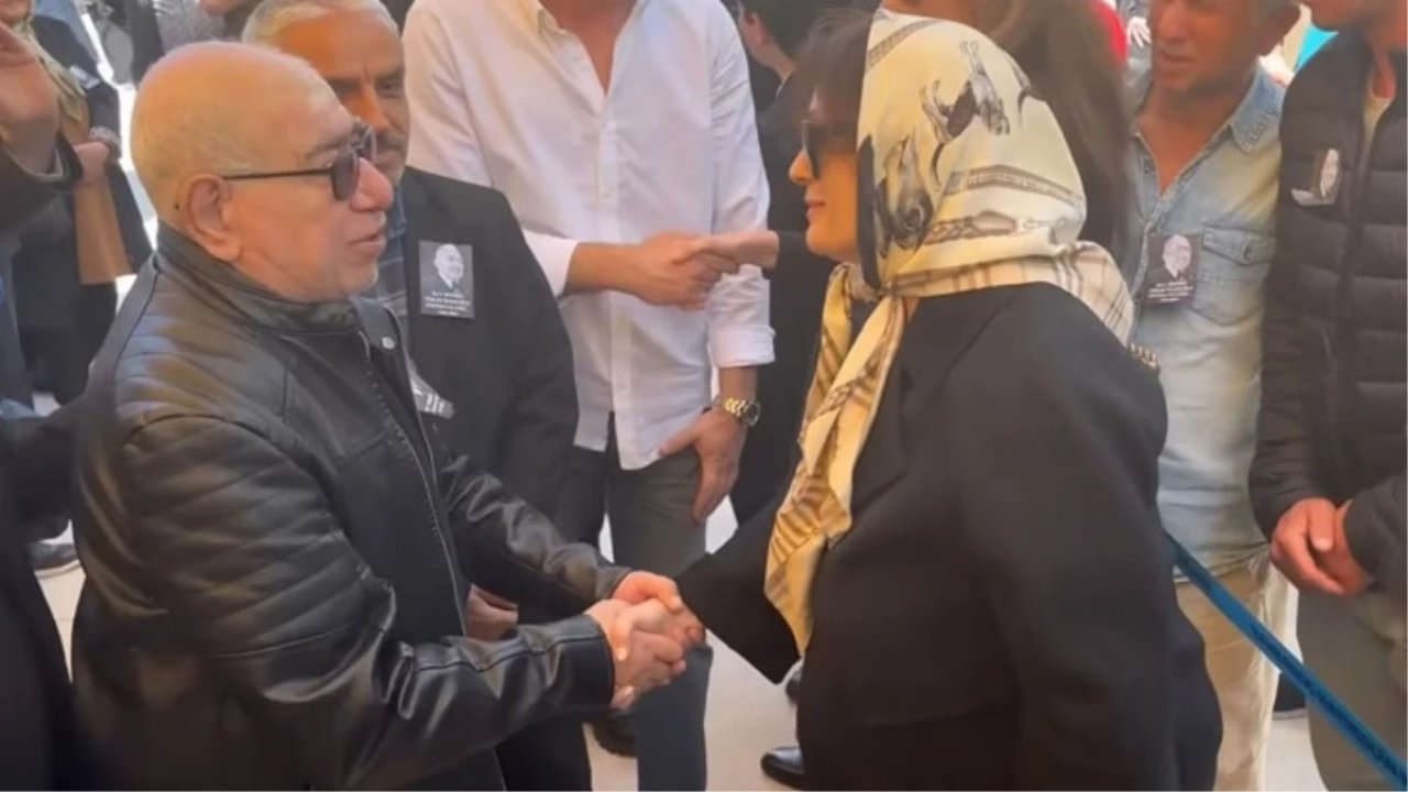 Gülşen Bubikoğlu'nun Türker İnanoğlu Paylaşımı: Detaylar Ve Tepkiler Gülşen Bubikoğlu'nun Türker İnanoğlu Paylaşımı: Detaylar Ve Tepkiler