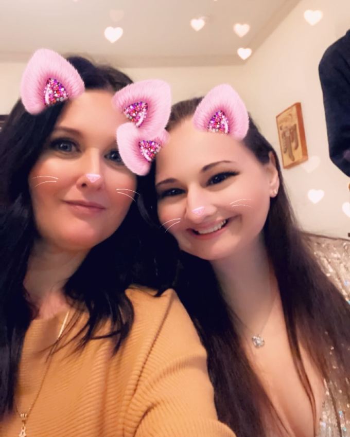 Gypsy Rose Blanchard's Valentine's Day Photo Of Daughter Aurora Gypsy Rose Blanchard's Valentine's Day Photo Of Daughter Aurora