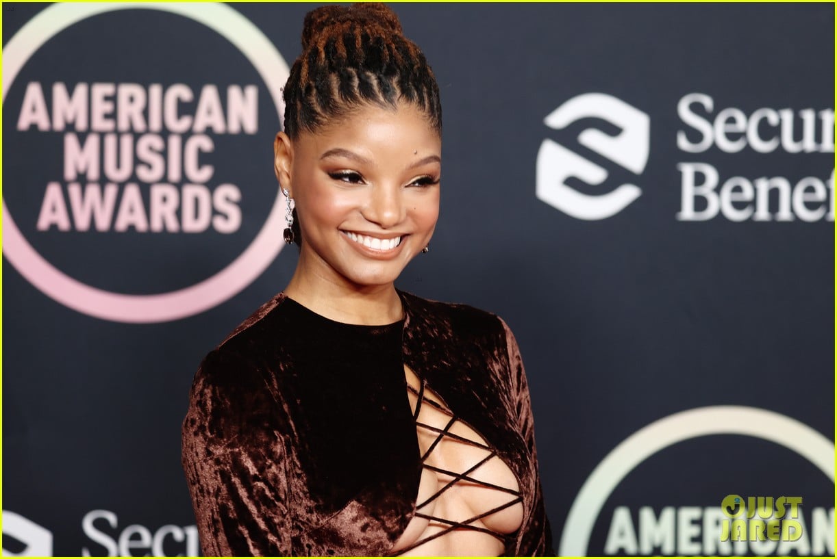 Halle Bailey Turns 25: Birthday Photos And Celebrations Halle Bailey Turns 25: Birthday Photos And Celebrations