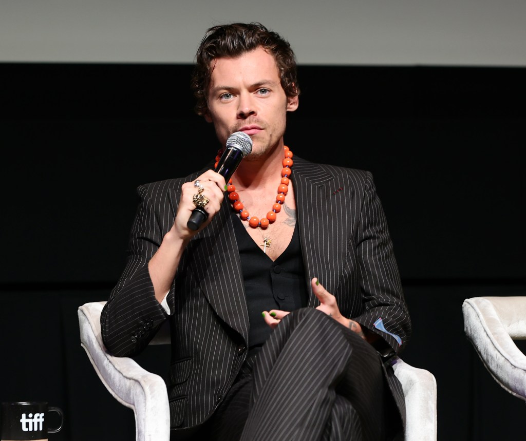Harry Styles' Reaction To A Bad SNL Impression: A Devastated Star? Harry Styles' Reaction To A Bad SNL Impression: A Devastated Star?