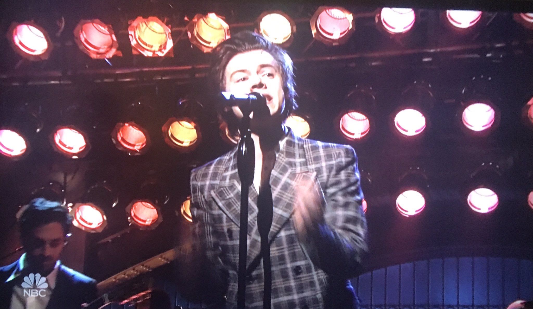 Harry Styles' Response To A Critically Unfavorable SNL Impression Harry Styles' Response To A Critically Unfavorable SNL Impression
