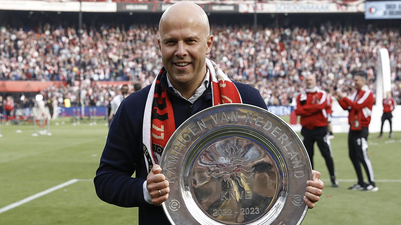 Heitinga: Topkandidaat Voor Ajax-trainerschap Heitinga: Topkandidaat Voor Ajax-trainerschap